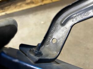 WSPORNIK MOCOWANIE BŁOTNIKA PRZÓD LEWY RENAULT MEGANE IV RPR TERPR