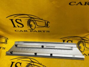 LISTWA PROGOWA PRAWY PRZÓD RANGE ROVER VOGUE L405