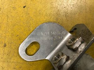 UCHWYT UCHO MOCOWANIE MERCEDES INFINITI Q50 2.0 T