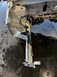 ĆWIARTKA KASTA BŁOTNIK PODŁUŻNICA PRÓG DACH TYŁ DACIA SANDERO III 3