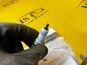 ŚWIECA ZAPŁONOWA BMW E30 325e E28 528e 535i E24 633CSi E23 733i NOWA OEM