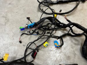 WIĄZKA PRZEWODÓW SKRZYNKA BEZPIECZNIKÓW PORSCHE CAYENNE 7P5 LIFT 4.2D