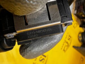 MIKROSTYK PRZYCISK OTWIERANIA KLAPY TYŁ WIĄZKA RANGE ROVER VELAR L560