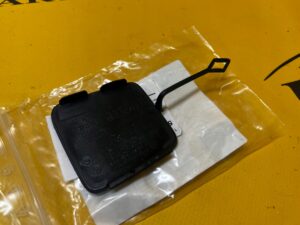 OSŁONA ZAŚLEPKA UCHA HOLOWNICZEGO ZDERZAKA TYŁ BMW i3 I01 NOWA OEM