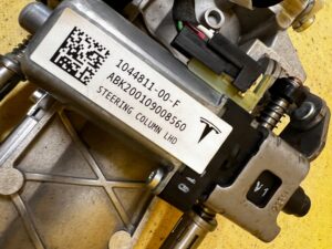 KOMPLET KOLUMNA KIEROWNICZA TESLA MODEL 3 PRZEDLIFT RWD