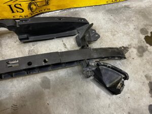 KOMPLET KIEROWNICA POWIETRZA ABSORBER BELKA PRZÓD DACIA DOKKER EU