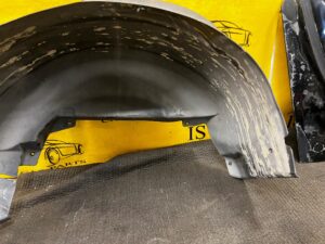 NADKOLE TYŁ LEWY LEWE CHEVROLET CORVETTE C5 97-04