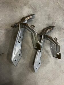 WSPORNIK MOCOWANIE BŁOTNIKA PRZÓD PRAWY RENAULT MEGANE IV