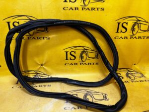 KAROSERYJNA USZCZELKA DRZWI PRZÓD AUDI A8 D5