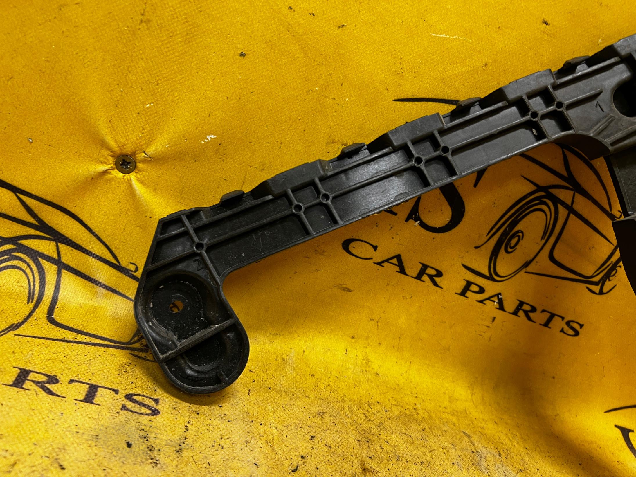 ŚLIZG UCHWYT MOCOWANIE ZDERZAKA PRAWY TYŁ AUDI A4 B9