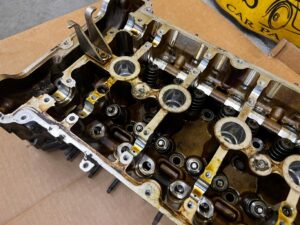 GŁOWICA KOMPLETNA CITROEN PEUGEOT 1.6 THP MINI 1.6i 5G01 10FJCC