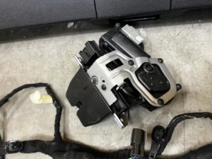 KOMPLET ELEKTRYCZNIE OTWIERANA KLAPA ZAMEK WIĄZKA MODUŁ FORD KUGA MK3 EU