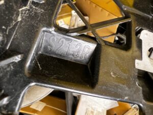 KOMPLET ŚLIZG ZDERZAKA TYŁ TYLNEGO PRAWY MERCEDES E-KLASA W213 KOMBI