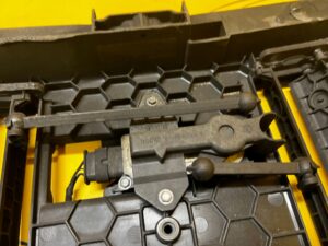 ŻALUZJA WLOT POWIETRZA KIEROWNICA MERCEDES C-KLASA W206