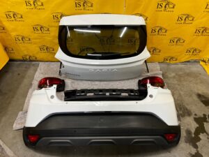 ZDERZAK 4PDC KLAPA LAMPY BELKA TYŁ DACIA SANDERO III STEPWAY 2024R LIFT 369