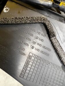 PODSZYBIE RANGE ROVER VELAR L560