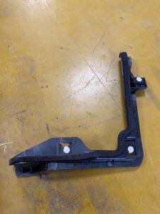 LEWY TYŁ OSŁONA LISTWA ŚLIZG ZDERZAKA INFINITI Q50