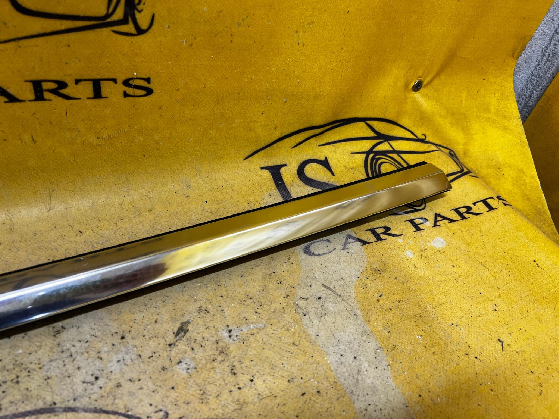 LISTWA CHROM DRZWI TYŁ PRAWY TESLA MODEL 3 PRZEDLIFT