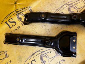 MOCOWANIE WSPORNIK UCHWYT KANAPY BATERII LEWY PRAWY TESLA MODEL 3 PRZEDLIFT