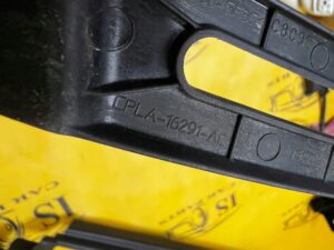 MOCOWANIE WSPORNIK UCHWYT BŁOTNIKA PRZÓD LEWY LAND ROVER DISCOVERY 5 V L462