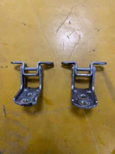 ZAWIAS DRZWI LEWY PRAWY PRZÓD INFINITI Q50 KAD