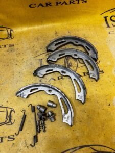 KOMPLET SZCZĘKI HAMULCOWE SPRĘŻYNKI PORSCHE CAYENNE COUPE 9Y3 9Y0 HYBRID