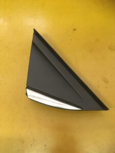 TRÓJKĄT BŁOTNIKA CHROM PRAWY RENAULT MEGANE IV