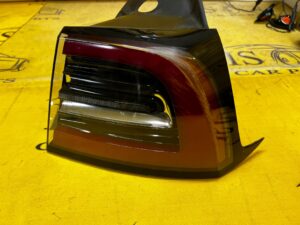 LAMPA TYŁ TYLNA PRAWY PRAWA TESLA MODEL 3 PRZEDLIFT