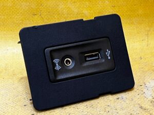 GNIAZDO PORT WEJŚCIE USB PORSCHE CAYMAN 991 718