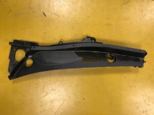 GÓRNE PODSZYBIE PLASTIKOWE INFINITI Q70 M M35 M37