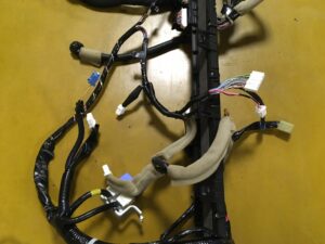 WIĄZKA INSTALACJA DESKI KOKPITU INFINITI Q70 HYBRYDA