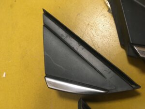 TRÓJKĄT BŁOTNIKA CHROM PRAWY RENAULT MEGANE IV