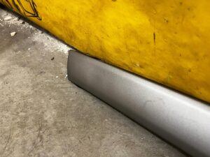 LISTWA SZYBY PRZÓD ZGARNIAJĄCA WODĘ LEWA CITROEN C4 GRAND PICASSO II