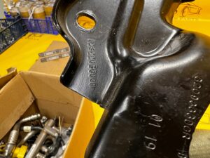 UCHWYT WSPORNIK ZAWORU WODY RENAULT DACIA MERCEDES NISSAN 1.3 TCE