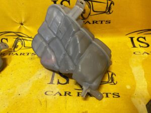 ZBIORNICZEK WYRÓWNAWCZY PŁYNU AUDI A8 D4