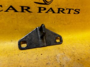 RYGIEL KLAPY BAGAŻNIKA LAND ROVER DISCOVERY SPORT L550