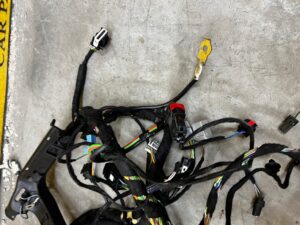 WIĄZKA PRZEWODÓW INSTALACJA DESKI FORD FIESTA MK8