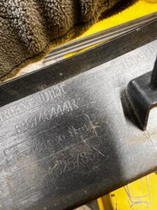 LISTWA BŁOTNIKA PRZÓD PRAWY PRAWA RENAULT SCENIC IV