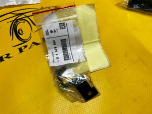 UCHWYT MOCOWANIE PRZEWODU SERWA BMW 520i 5 E60 LIFT E61 LIFT NOWY OEM