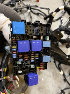 WIĄZKA INSTALACJA SILNIKA WNĘTRZA ŚCIANY GRODZIOWEJ DACIA SANDERO III 1.0 B