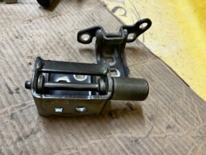 KOMPLET ZAWIASY DRZWI PRZÓD PRZEDNIE LEWY LEWE RENAULT ZOE I Z.E.