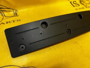 BLENDA RAMKA POD TABLICE PRZÓD BMW F22 F23 M PAK