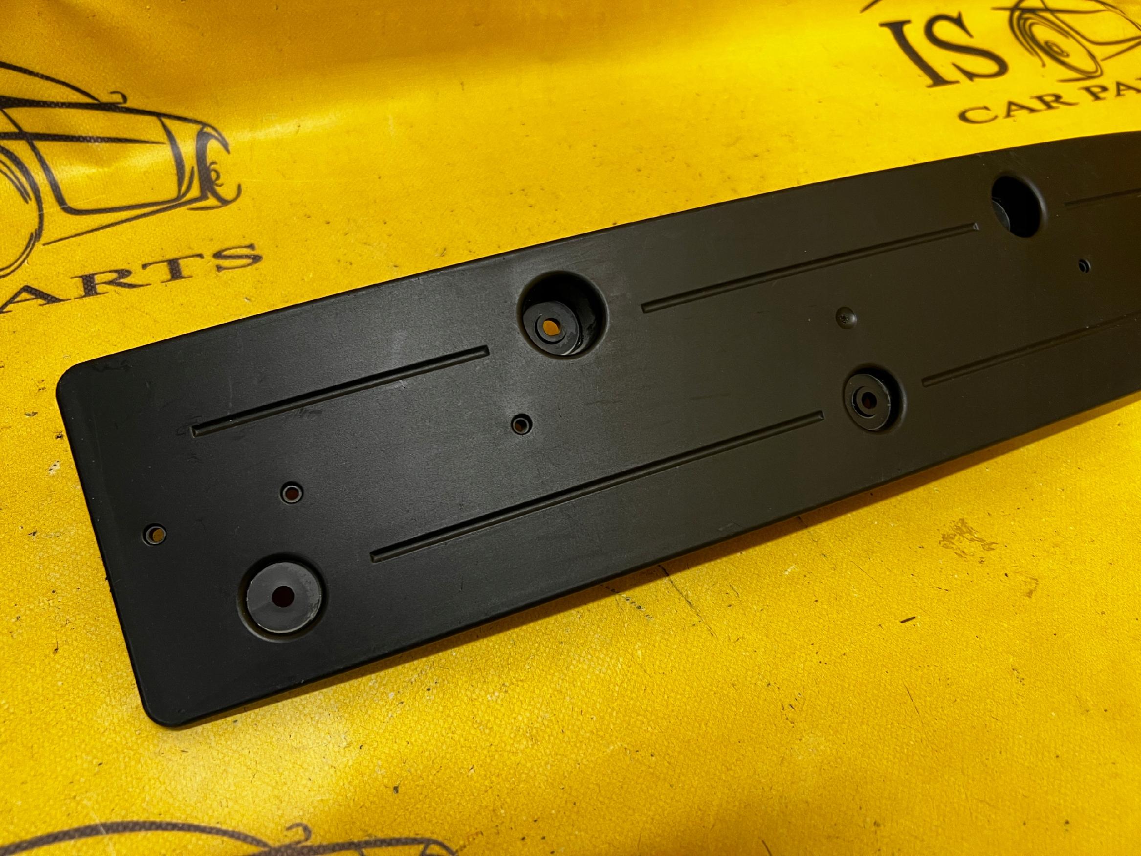 BLENDA RAMKA POD TABLICE PRZÓD BMW F22 F23 M PAK