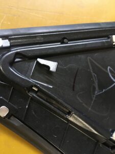 LEWY TYŁ LISTWA SŁUPKA CHROM DEKOR INFINITI Q30