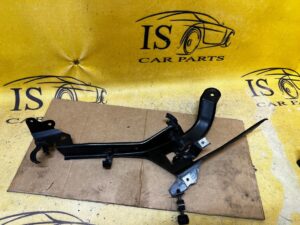 MOCOWANIE WSPORNIK BŁOTNIKA PRZÓD PRAWY PORSCHE PANAMERA 970 I LIFT