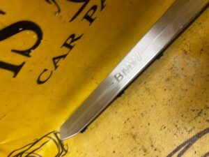 NAKŁADKA LISTWA PROGOWA PRZÓD BMW SERIA 1 F40