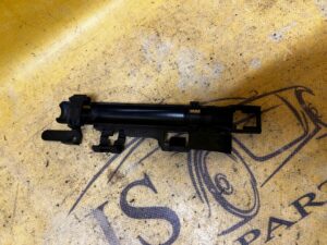 OSŁONA MOCOWANIE DYSZY SPRYSKIWACZY BMW 5 G30