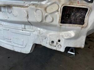 ĆWIARTKA KASTA BŁOTNIK PODŁUŻNICA PRÓG DACH TYŁ DACIA SANDERO III 3