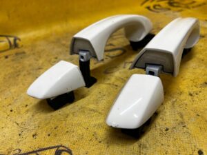 KLAMKA DRZWI PRZÓD TYŁ PRAWA VW AUDI SEAT SKODA SCALA LB9A CANDY WEISS