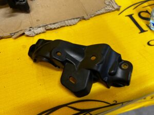 UCHWYT WSPORNIK OSŁONY SILNIKA CITROEN PEUGEOT OPEL 1.5 BLUEHDI